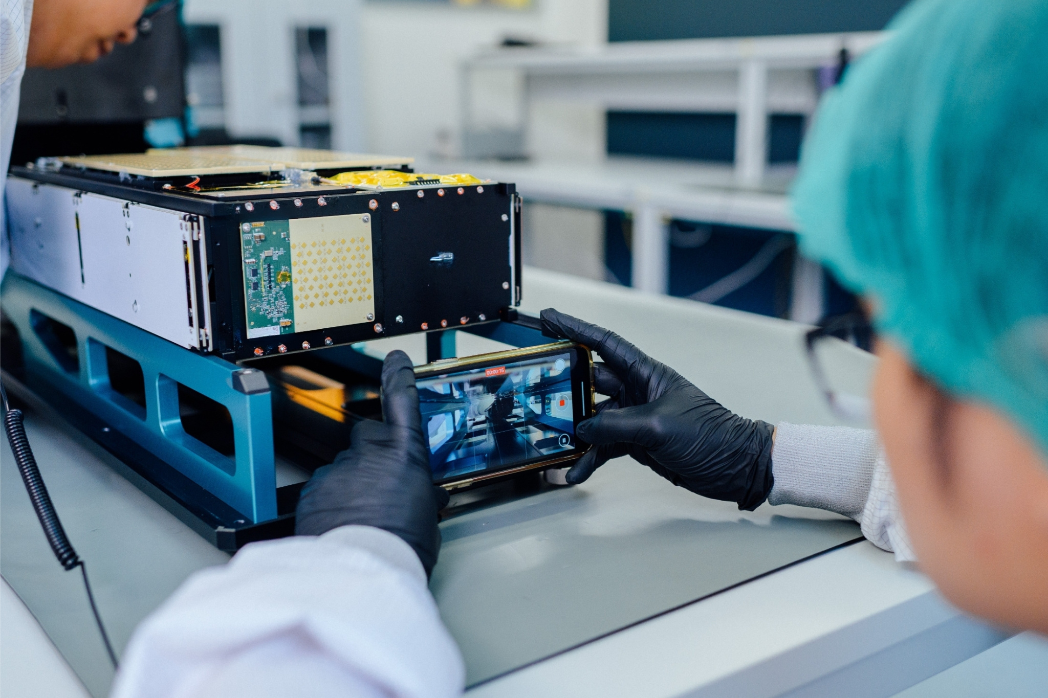 鐳洋科技「黑鳶1號」完成跨區通聯 展現低軌通訊實力